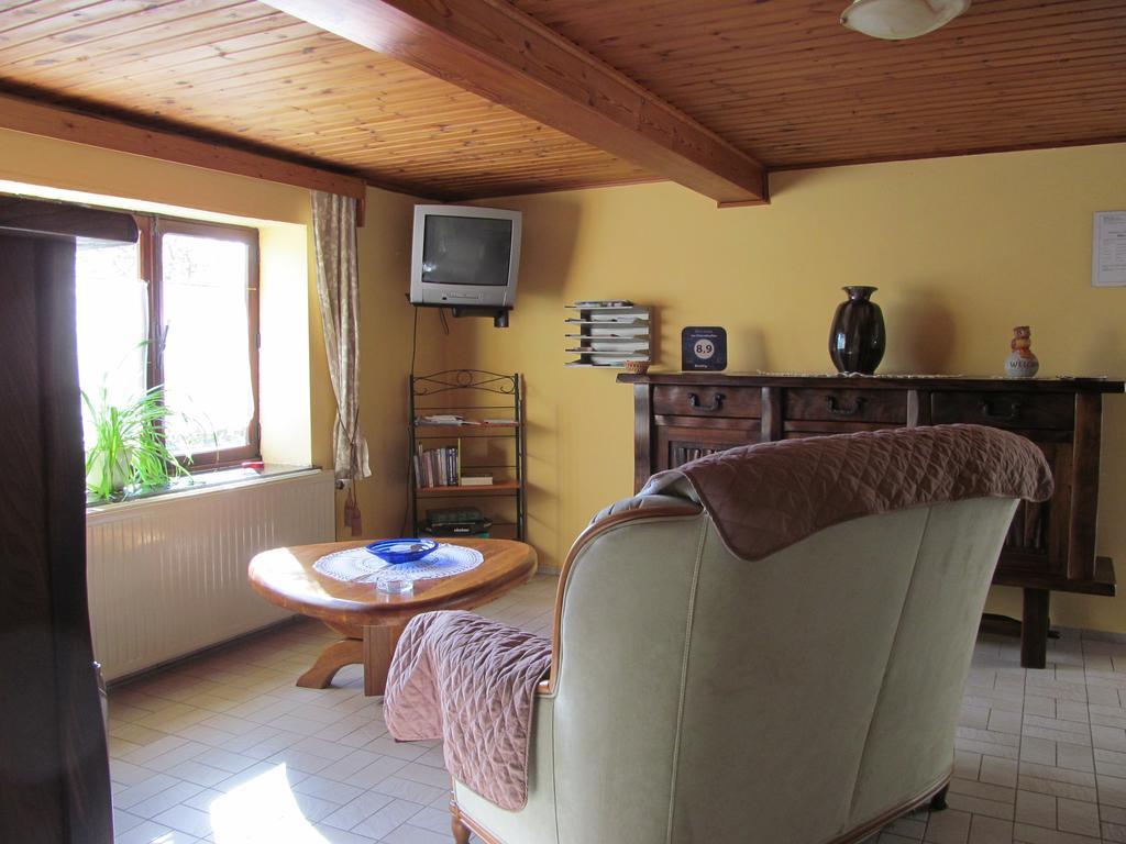 Les Chevrefeuilles Villa Walcourt Exteriör bild