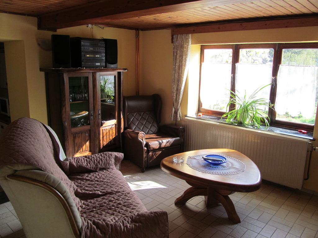 Les Chevrefeuilles Villa Walcourt Exteriör bild